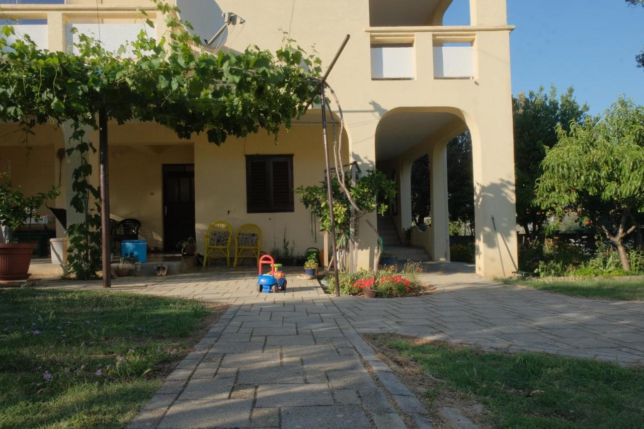 Apartmani Bosiljka Nin Luaran gambar