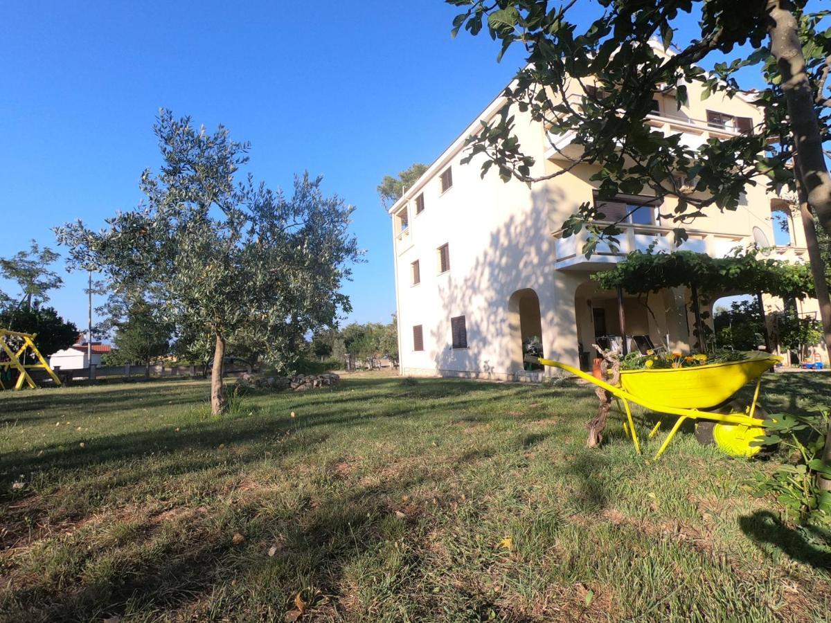 Apartmani Bosiljka Nin Luaran gambar