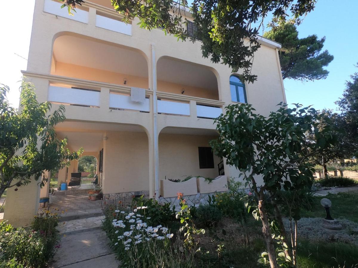 Apartmani Bosiljka Nin Luaran gambar